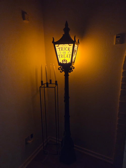 Gyselig Hygge: 175 cm 3D-Printet Halloween Lygtepæl med Udskiftelige Paneler